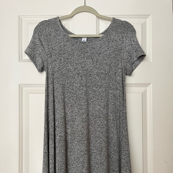 Old Navy Grey T-Shirt Dress - Picture 1 of 3